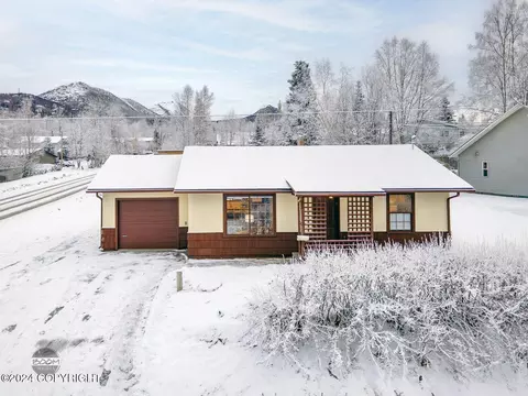 11539 Aurora St, Eagle River, AK 99577