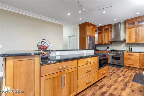 Kitchen - 20526 Williamsburg Dr, Eagle River, AK 99577 photo 2 of 6