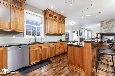 Kitchen - 20526 Williamsburg Dr, Eagle River, AK 99577 photo 4 of 6