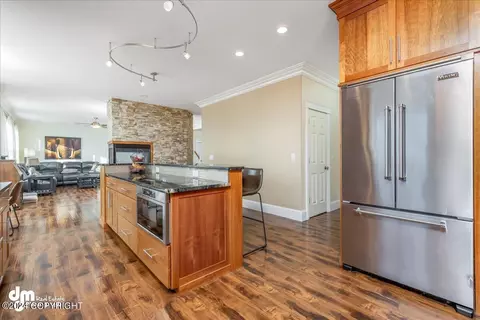 Kitchen - 20526 Williamsburg Dr, Eagle River, AK 99577 photo 5 of 6