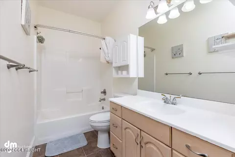 Bath - 20526 Williamsburg Dr, Eagle River, AK 99577 photo 5 of 6