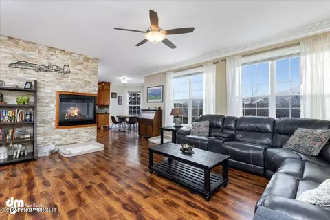 Living - 20526 Williamsburg Dr, Eagle River, AK 99577 photo 3 of 6