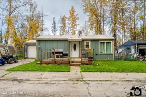 10815 Twin Peaks Ct, Palmer, AK 99645
