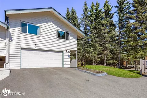 6715 Cutty Sark St, Anchorage, AK 99502