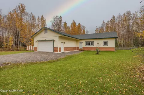 770 Turner Dr, North Pole, AK 99705