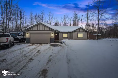 7247 N King Cove Dr, Wasilla, AK 99654