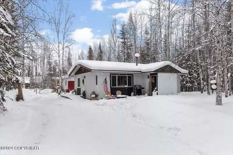 Exterior - 3338 Dundee Loop, North Pole, AK 99705 photo 4 of 7