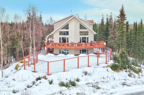 32105 Moonshine Dr, Soldotna, AK 99669