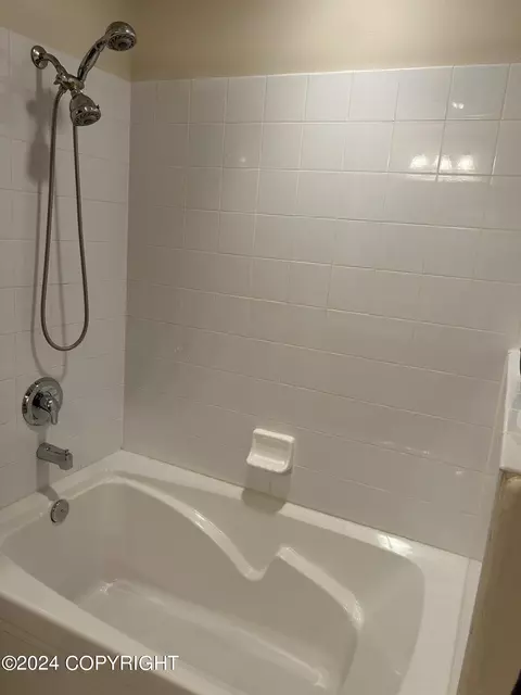 Bath - 11061 Hannah Jane Pl # 2, Eagle River, AK 99577 photo 3 of 8
