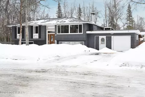 606 Laurel Dr, Kenai, AK 99611