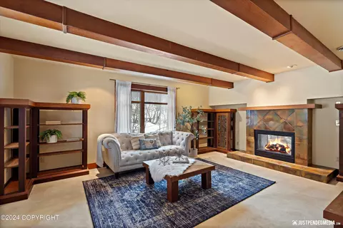 Living - 24010 The Clearing Dr, Eagle River, AK 99577 photo 11 of 13