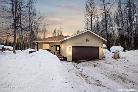 19365 Alma Ave, Chugiak, AK 99567