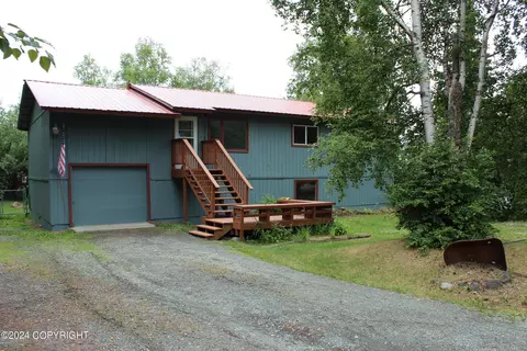 19328 Wildwood Dr, Chugiak, AK 99567