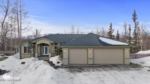 8921 E Kiva Way, Palmer, AK 99645