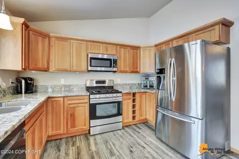Kitchen - 20825 Helluva St, Chugiak, AK 99567 photo 5 of 7