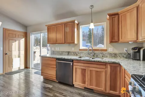 Kitchen - 20825 Helluva St, Chugiak, AK 99567 photo 3 of 7