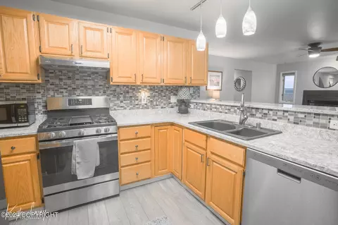 10918 Suneagle Cir, Eagle River, AK 99577 photo 20