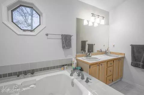 10918 Suneagle Cir, Eagle River, AK 99577 photo 30