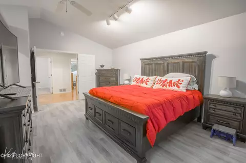 10918 Suneagle Cir, Eagle River, AK 99577 photo 32