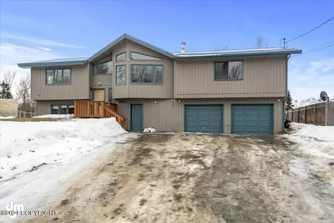 12820 Robley St, Palmer, AK 99645