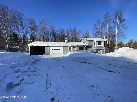 1615 E Golden Cir, Wasilla, AK 99654