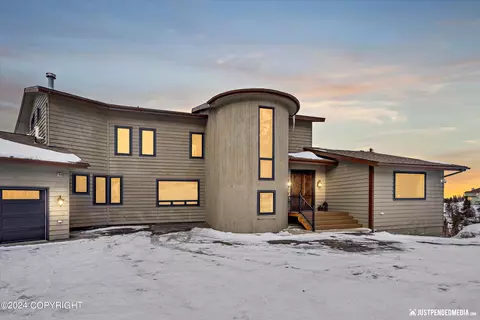8200 Ginami Cir, Anchorage, AK 99516