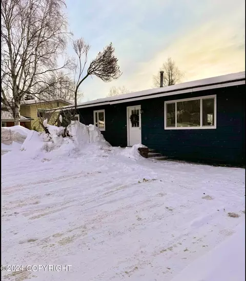 6940 Altoona Dr, Anchorage, AK 99502