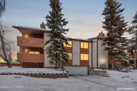 7240 Huntsmen Cir # 4-B, Anchorage, AK 99518