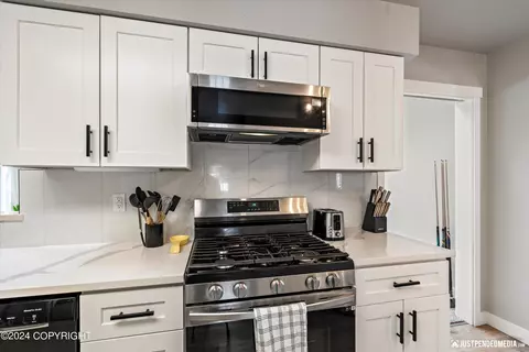 Kitchen - 19334 Pribilof Loop, Eagle River, AK 99577 photo 3 of 6