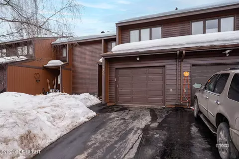 7702 Linda Ln, Anchorage, AK 99518