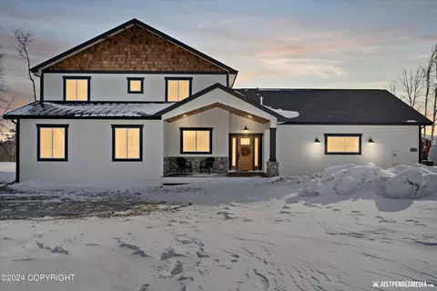 8484 E Amazing View Cir, Palmer, AK 99645