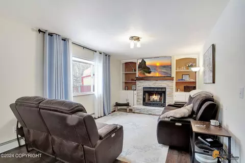 Living - 24336 Leos Rd, Chugiak, AK 99567 photo 4 of 5