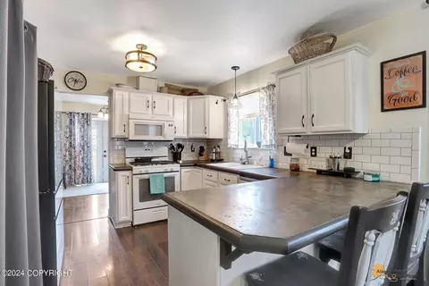 Kitchen - 24336 Leos Rd, Chugiak, AK 99567 photo 1 of 4