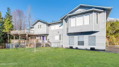 2299 Oyster Ave, Ketchikan, AK 99901