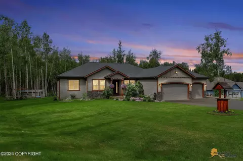 2712 N Kalmbach Lake Dr, Wasilla, AK 99623