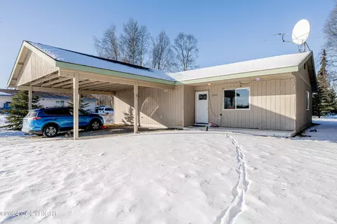 1239 Lilac Ln, Kenai, AK 99611