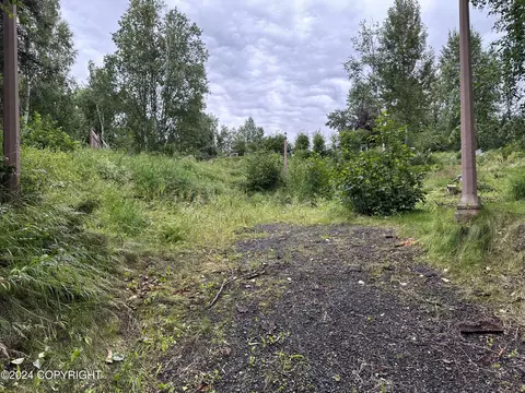 L5 Vadla Way, Anchorage, AK 99504