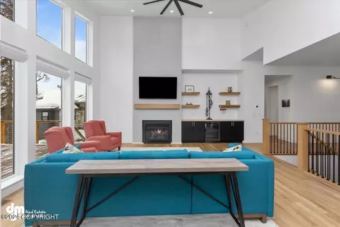 Living - 18670 Genteel Cir, Eagle River, AK 99577 photo 2 of 6