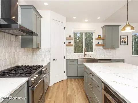 Kitchen - 18670 Genteel Cir, Eagle River, AK 99577 photo 2 of 4