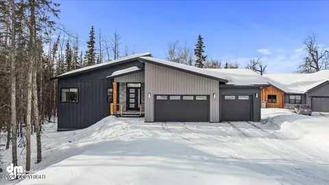 18670 Genteel Cir, Eagle River, AK 99577