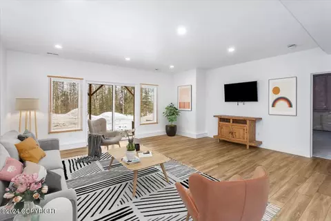 Living - 18670 Genteel Cir, Eagle River, AK 99577 photo 5 of 6