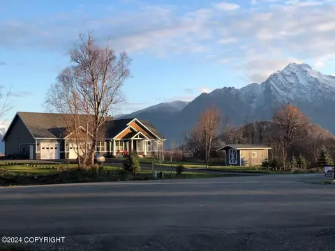 1717 N River Rock Cir, Palmer, AK 99645