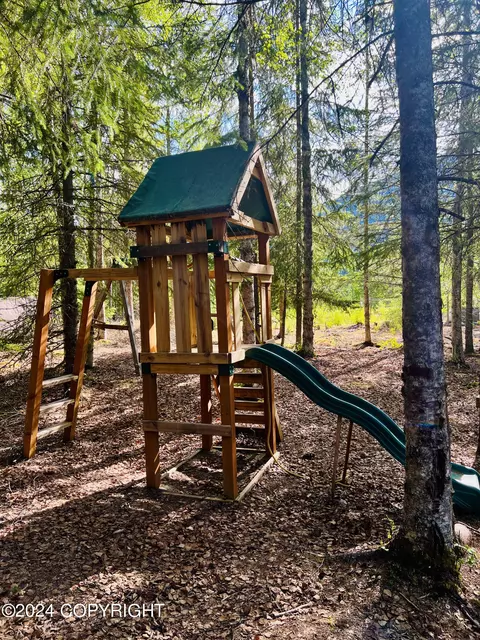 L8 B2 Cripple Creek Court, Hope, AK 99605