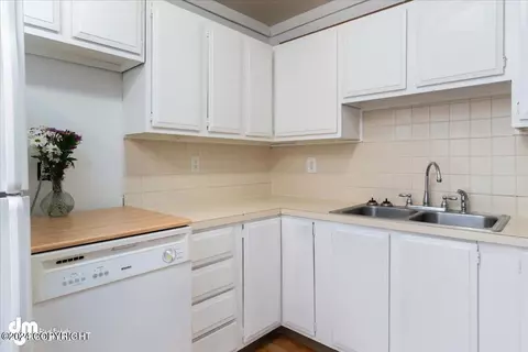Kitchen - 16845 Young Dr, Eagle River, AK 99577 photo 10 of 15