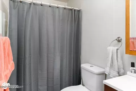 Bath - 16845 Young Dr, Eagle River, AK 99577 photo 2 of 5