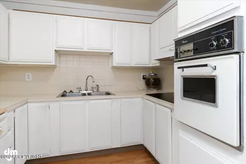 Kitchen - 16845 Young Dr, Eagle River, AK 99577 photo 11 of 15