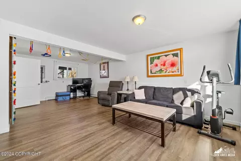 Living - 17269 Palos Verdes Dr, Eagle River, AK 99577 photo 7 of 8