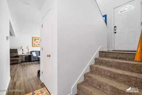 Entry Way - 17269 Palos Verdes Dr, Eagle River, AK 99577 photo 3 of 4