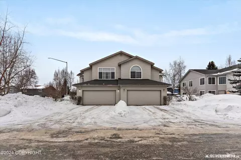 3531 Andree Dr #13B, Anchorage, AK 99517