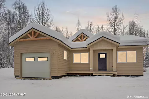 4011 N Greatland Cir, Wasilla, AK 99623